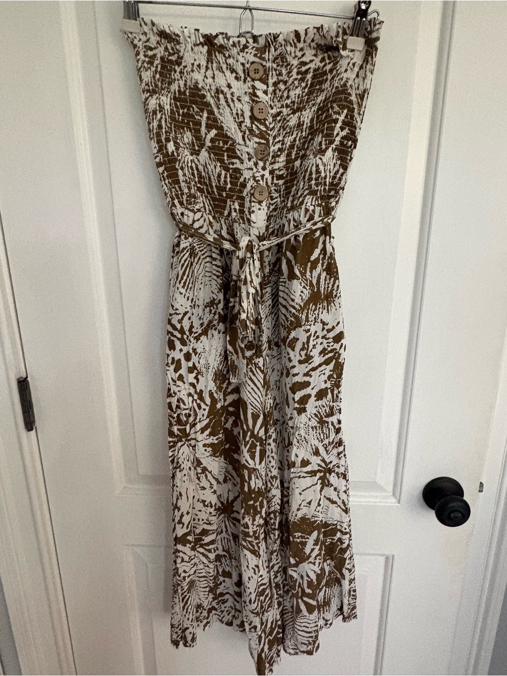 Strapless capri romper